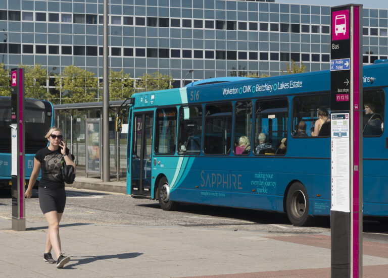 caldecotte-lake-residential-apartments-milton-milton-keynes-mk-central-public-transport-busses