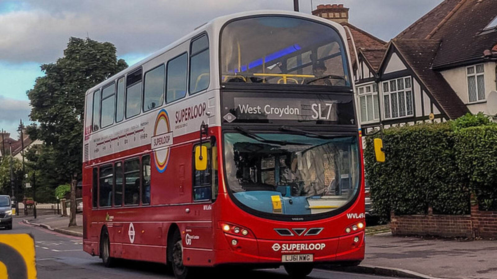 SL7 Superloop Bus 1600x0 c default